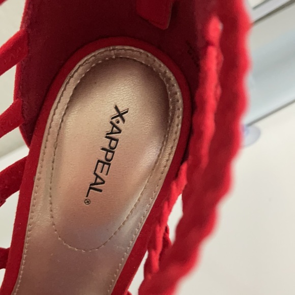 red heels - Picture 3 of 3